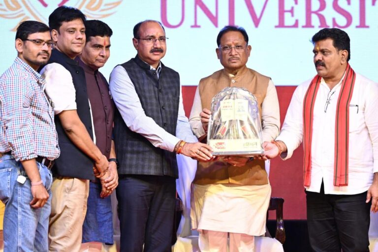 रायपुर : मुख्यमंत्री विष्णु देव साय ‘ज्ञान धारा – शिक्षा संवाद’ कार्यक्रम में हुए शामिल