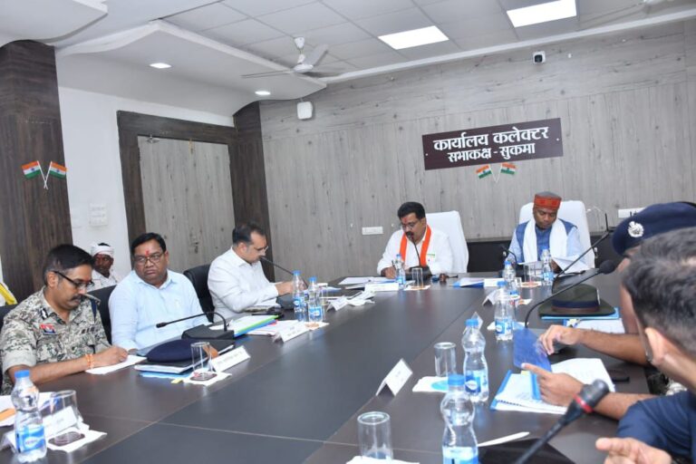 नक्सलवाद के खात्मे के लिए समाज के सभी वर्गों का सहयोग जरूरी – उपमुख्यमंत्री विजय शर्मा…. नक्सलवाद के खात्मे के लिए समाज के सभी वर्गों का सहयोग जरूरी – उपमुख्यमंत्री विजय शर्मा….