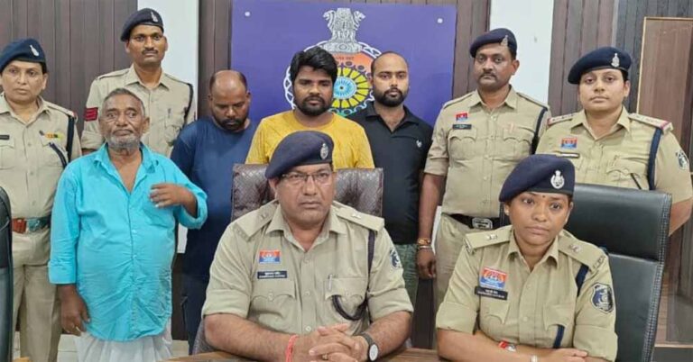 9 माह के मासूम की तस्करी: मां की गोद से छीनकर 7 लाख में बेचा, 5 गिरफ़्तार 9 माह के मासूम की तस्करी: मां की गोद से छीनकर 7 लाख में बेचा, 5 गिरफ़्तार