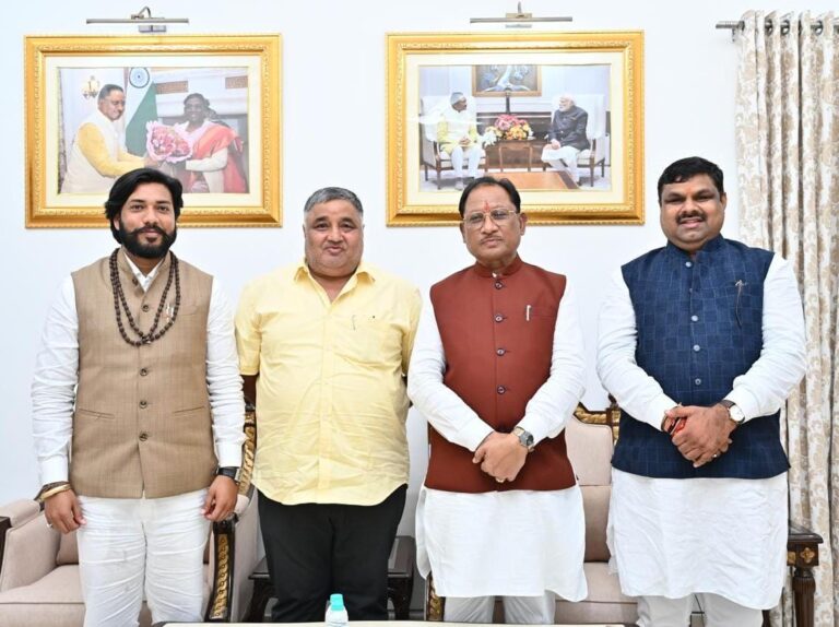 मुख्यमंत्री विष्णुदेव साय ने गजेंद्र यादव, गुरु खुशवंत साहेब एवं राजेश अग्रवाल को दी शुभकामनाएँ… मुख्यमंत्री विष्णुदेव साय ने गजेंद्र यादव, गुरु खुशवंत साहेब एवं राजेश अग्रवाल को दी शुभकामनाएँ…