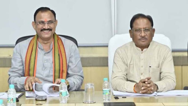 पूरे प्रदेश के लिए डिजिटल स्वास्थ्य सेवाओं में एक अनुकरणीय मॉडल बनकर उभर रहा है बस्तर संभाग पूरे प्रदेश के लिए डिजिटल स्वास्थ्य सेवाओं में एक अनुकरणीय मॉडल बनकर उभर रहा है बस्तर संभाग