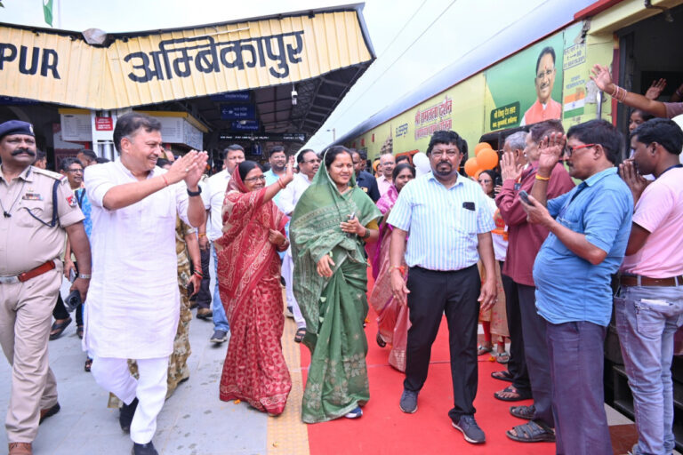 छत्तीसगढ़ से रामलला दर्शन के लिए श्रद्धालुओं की विशेष ट्रेन रवाना…