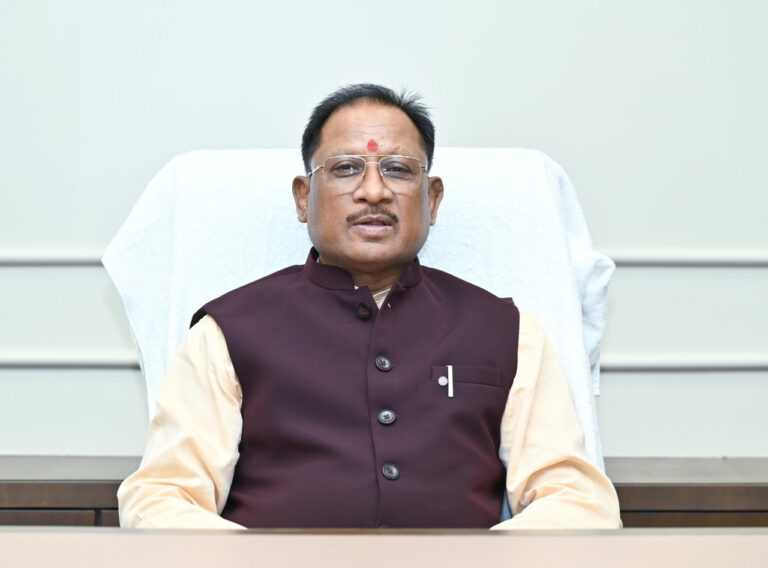 मुख्यमंत्री विष्णु देव साय की घोषणा हुई साकार, हाई मास्ट लाइट से रोशन हुआ बल्दाकछार….