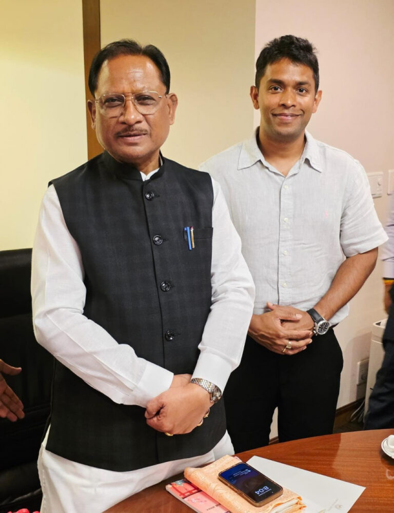 बस्तर के होनहार अविनाश तिवारी से टोक्यो में मिले मुख्यमंत्री विष्णुदेव साय : छत्तीसगढ़ में उद्योग स्थापना को लेकर हुई सकारात्मक चर्चा….