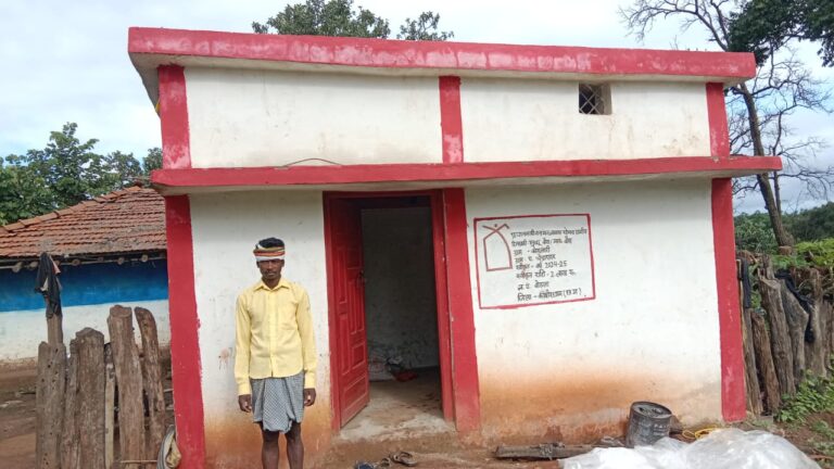 प्रधानमंत्री आवास योजना से सुध्धू बैगा का सपना हुआ साकार, अब कच्चे से पक्के घर में सजेगी खुशियों की दुनिया….