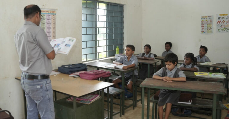 अंधेरे से उजाले की ओर: लामपहाड़ में शिक्षा की नई भोर…