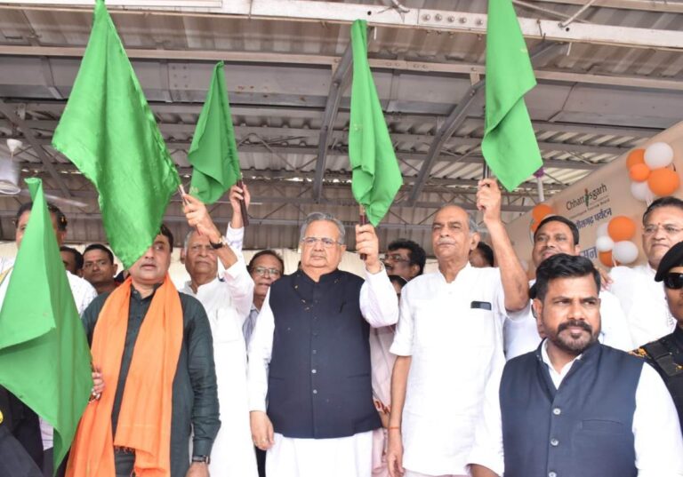 विधानसभा अध्यक्ष ने श्री रामलला दर्शन के लिए दुर्ग एवं बस्तर संभाग के 765 तीर्थ यात्रियों को किया रवाना….