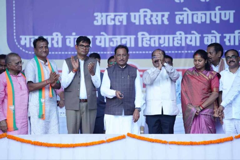 महतारी वंदन योजना : माताओं-बहनों के सम्मान से ही छत्तीसगढ़ की समृद्धि संभव : मुख्यमंत्री साय