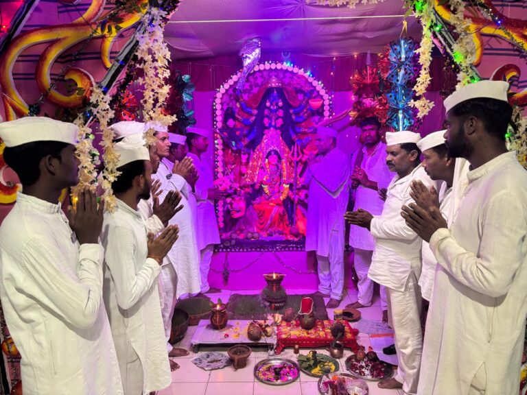 माँ दुर्गा की भक्ति से गूंजा केन्द्रीय जेल रायपुर, 802 बंदियों ने रखा व्रत….