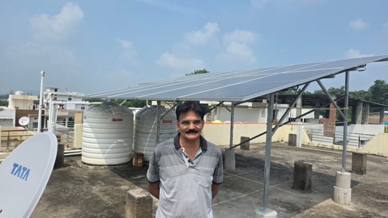 गंगापुर निवासी सुरेंद्र शुक्ला के घर सौर ऊर्जा से हुए रोशन…