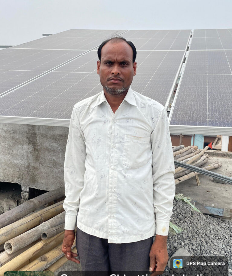 ग्रीन एनर्जी से आत्मनिर्भर बने सरगांव के बिसाहू….