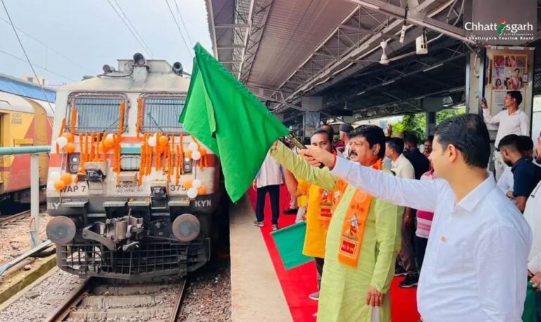 अयोध्या धाम के लिए 850 तीर्थ यात्रियों का जत्था रवाना….