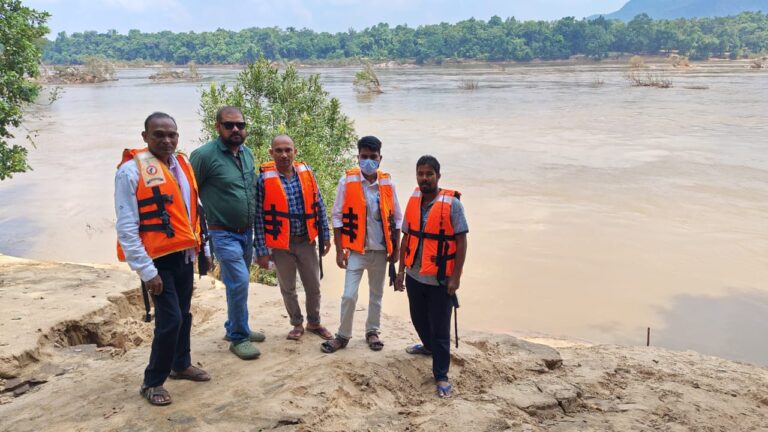 बस्तर संभाग के दूरस्थ क्षेत्र अबूझमाड़ से लगे ग्राम कोंडे तक पहुँची स्वास्थ्य सेवाएँ…. बस्तर संभाग के दूरस्थ क्षेत्र अबूझमाड़ से लगे ग्राम कोंडे तक पहुँची स्वास्थ्य सेवाएँ….