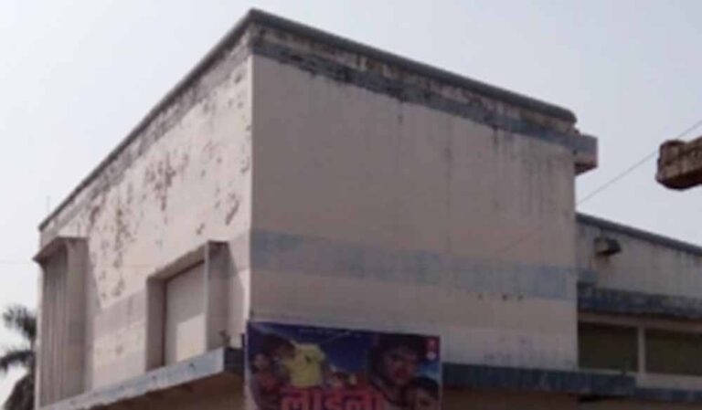 ‘बाबा’ टॉकीज विवाद सुलझा — 33 वर्ष बाद मुआवजा भुगतान, कलेक्टर ने किया निपटारा ‘बाबा’ टॉकीज विवाद सुलझा — 33 वर्ष बाद मुआवजा भुगतान, कलेक्टर ने किया निपटारा