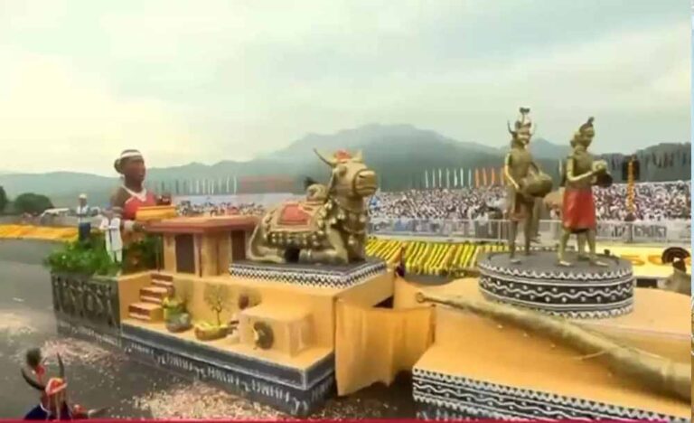 गुजरात की धरती पर बस्तर का सम्मान — एकता परेड में छत्तीसगढ़ की झांकी ने दिखाया विकास का नया मॉडल