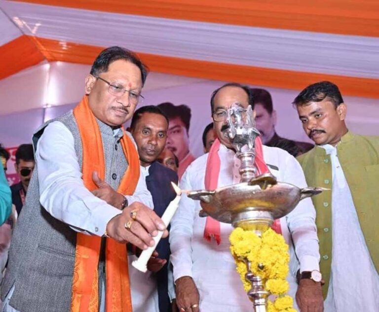 मुख्यमंत्री विष्णुदेव साय सर्व पिछड़ा वर्ग समाज के स्थापना दिवस में हुए शामिल