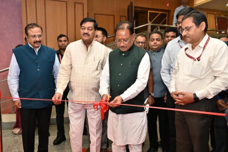 रायपुर : गुणवत्ता और मानक ही आत्मनिर्भर भारत की पहचान — मुख्यमंत्री विष्णु देव साय रायपुर : गुणवत्ता और मानक ही आत्मनिर्भर भारत की पहचान — मुख्यमंत्री विष्णु देव साय