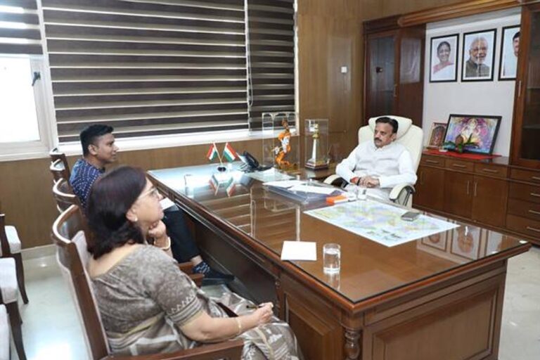 आपातकालीन सेवाओं की त्वरित उपलब्धता सेवा का मूल : उप मुख्यमंत्री शुक्ल आपातकालीन सेवाओं की त्वरित उपलब्धता सेवा का मूल : उप मुख्यमंत्री शुक्ल