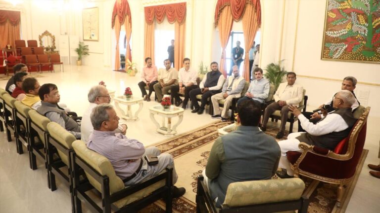 राजभवन को लोक कल्याण का केन्द्र बनाया : राज्यपाल  पटेल