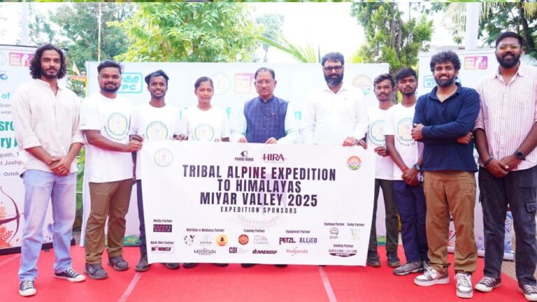 रायपुर : जशपुर के युवाओं ने छुआ हिमालय की ऊंचाइयों को: 5350 मीटर की ऊंचाई पर ट्रैकिंग, रॉक क्लाइंबिंग और आइस क्लाइंबिंग का अद्भुत अनुभव मुख्यमंत्री  विष्णुदेव साय