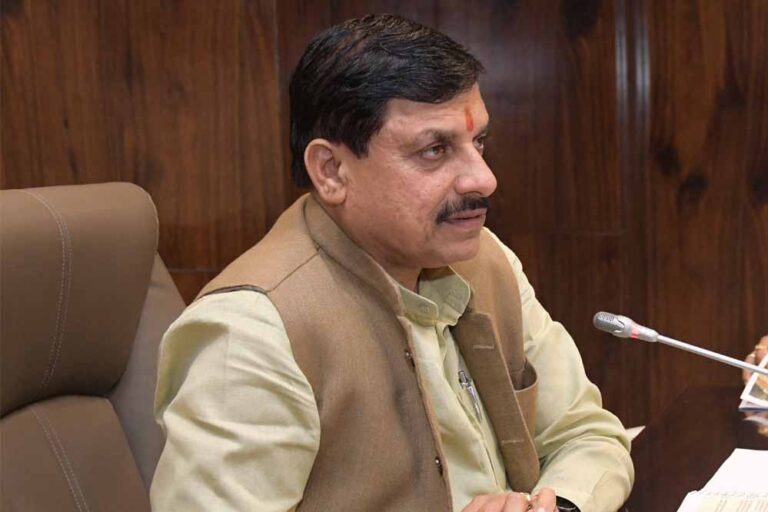 कार्बाइड गन से घायल बच्चों और नागरिकों का उपचार सर्वोच्च प्राथमिकता में हो : मुख्यमंत्री डॉ. यादव कार्बाइड गन से घायल बच्चों और नागरिकों का उपचार सर्वोच्च प्राथमिकता में हो : मुख्यमंत्री डॉ. यादव