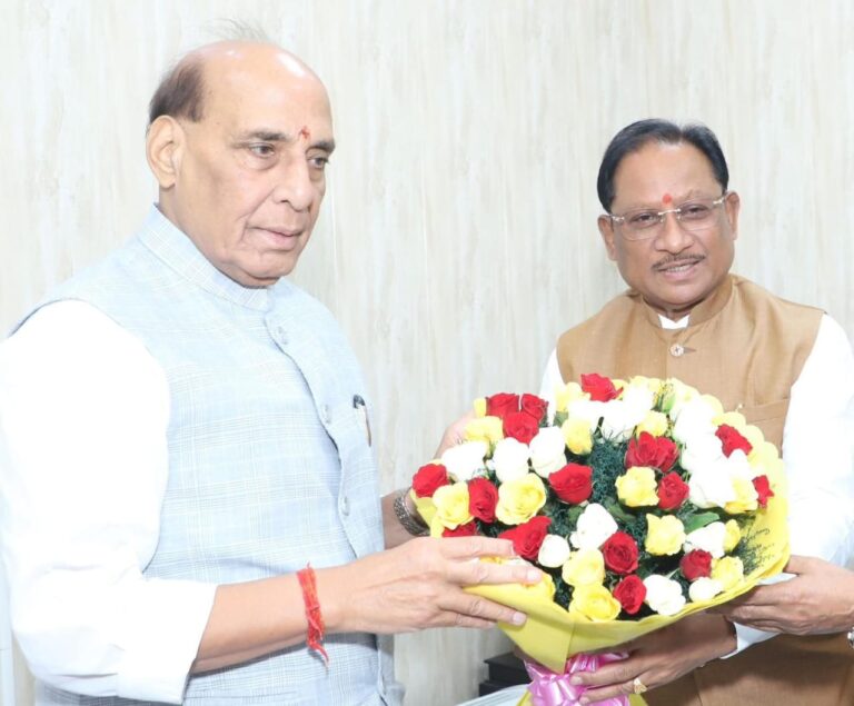नौसेना के नए पोतों का नामकरण होगा छत्तीसगढ़ की नदियों के नाम पर, प्रदेश में सेना भर्ती रैली का प्रस्ताव, मुख्यमंत्री साय से मुलाकात के दौरान रक्षामंत्री ने जताई सहमति….