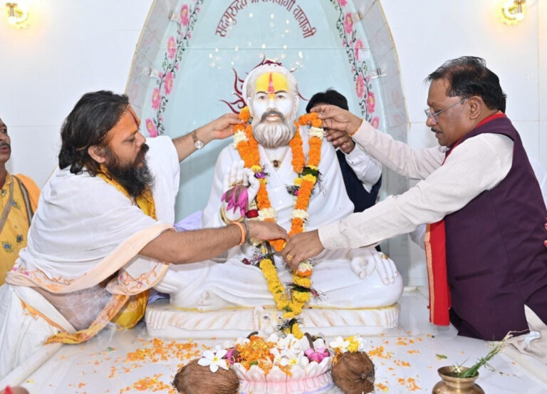 संतों के आशीर्वाद और जनसहयोग से छत्तीसगढ़ आगे बढ़ रहा है विकास और आस्था के मार्ग पर – मुख्यमंत्री विष्णुदेव साय….