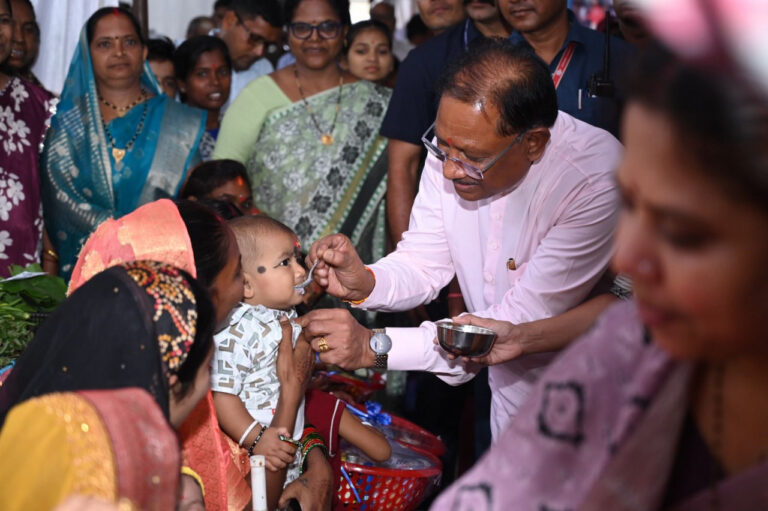 महिलाओं और बच्चों के सशक्तिकरण की मिसाल बना धमतरी जिला: 25 वर्षों में योजनाओं ने बदली सामाजिक-आर्थिक तस्वीर….