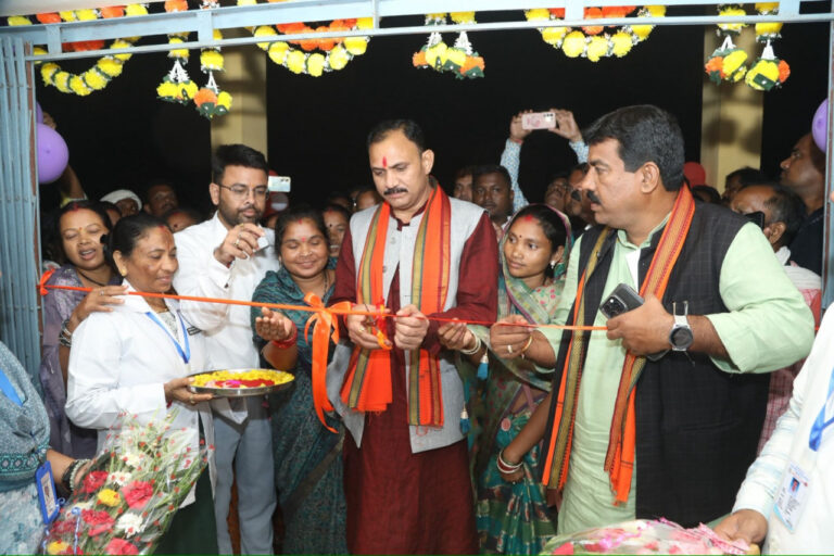 स्वास्थ्य मंत्री श्याम बिहारी जायसवाल ने किया प्राथमिक स्वास्थ्य केंद्र कुर्रूटोला का लोकार्पण….