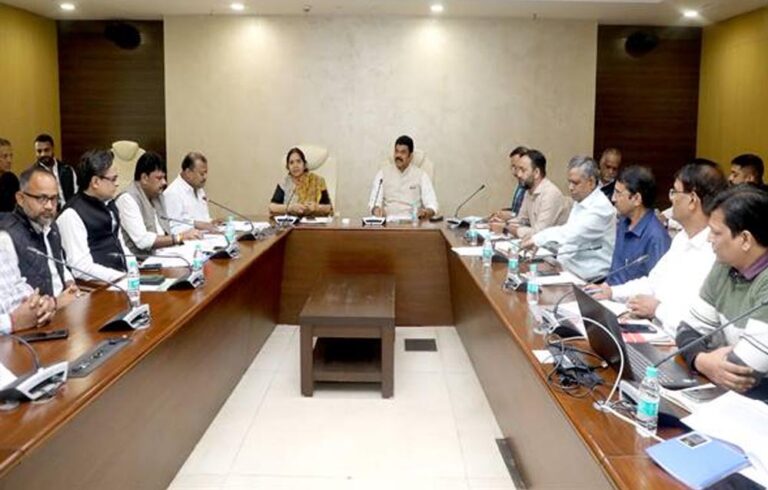 मिलिंग कार्य में गड़बड़ी बर्दाश्त नहीं की जायेगी : खाद्य मंत्री राजपूत मिलिंग कार्य में गड़बड़ी बर्दाश्त नहीं की जायेगी : खाद्य मंत्री राजपूत