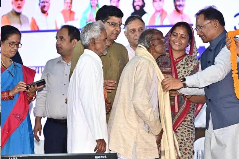 विशेष लेख : वरिष्ठ नागरिकों के सम्मान, सुरक्षा और कल्याण के लिए प्रतिबद्ध – छत्तीसगढ़ का आदर्श मॉडल