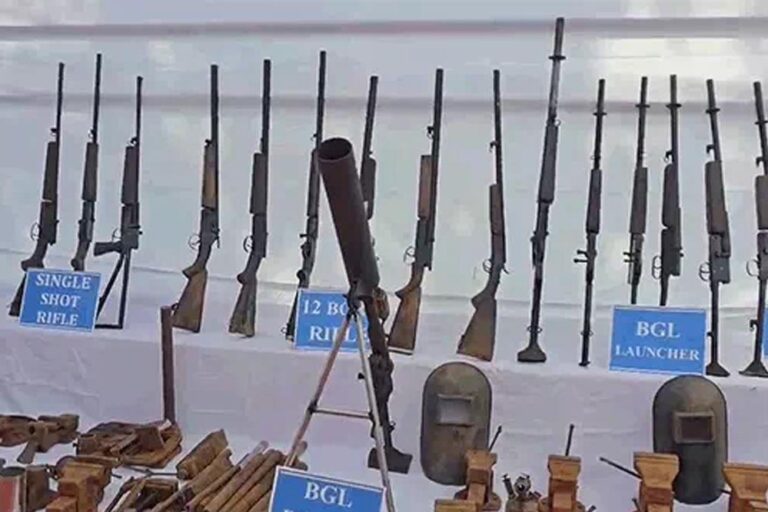 सुकमा में नक्सली हथियार फैक्ट्री का पर्दाफाश, 17 देसी राइफल, BGL लांचर और विस्फोटक बरामद