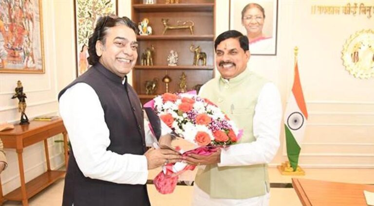 मुख्यमंत्री डॉ. यादव से फिल्म अभिनेता  आशुतोष राणा ने की सौजन्य भेंट