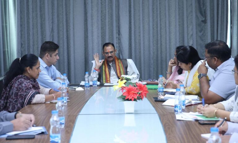 रायपुर : स्वास्थ्य मंत्री  श्याम बिहारी जायसवाल ने की विभागीय योजनाओं की समीक्षा