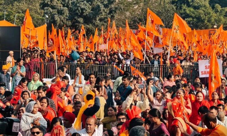 पंडित धीरेंद्र कृष्ण शास्त्री के नेतृत्व में ‘सनातन हिंदू एकता पदयात्रा 2.0’ की शुरुआत, दिल्ली से वृंदावन तक यात्रा