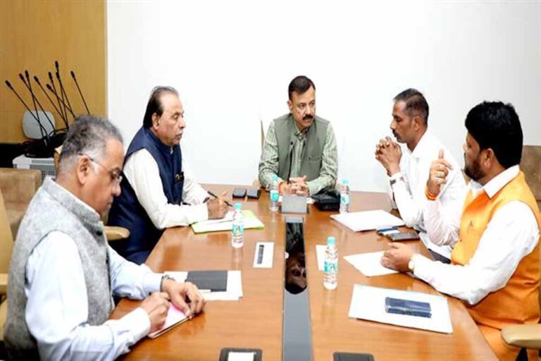 शासकीय शिक्षकों की सेवा संबंधी समस्याओं के निराकरण के लिये लगेंगे शिविर