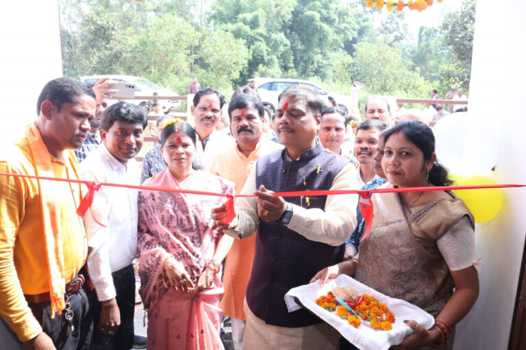 वनमंत्री केदार कश्यप ने करोड़ों के कार्यों से दी सौगात : कनेक्टिविटी, स्वास्थ्य और सुशासन पर विशेष जोर…. वनमंत्री केदार कश्यप ने करोड़ों के कार्यों से दी सौगात : कनेक्टिविटी, स्वास्थ्य और सुशासन पर विशेष जोर….